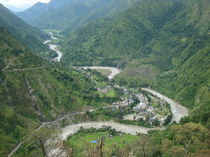 दरवाङ्ग क्वारेन्टाईनका युवालाई खोलाले बगाउँदा वेपत्ता