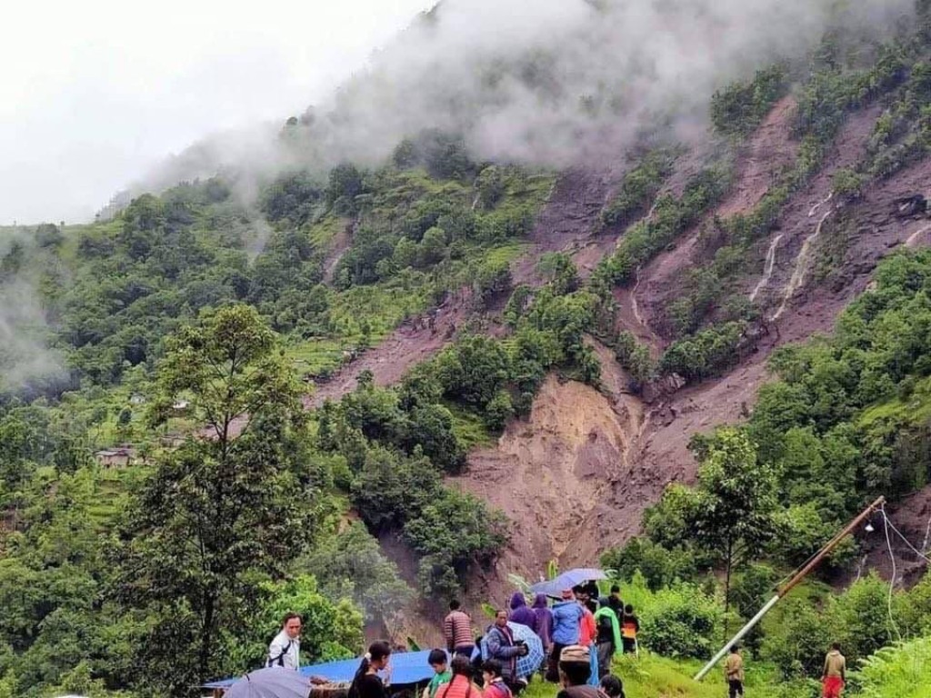 बाढीपहिरोको कहरः ३४ जनाको मृत्यु, ४४ जना घाइते, २४ जना बेपत्ता