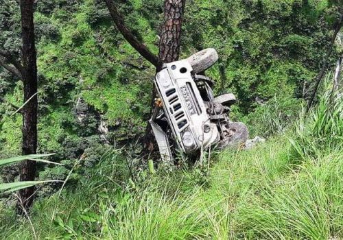 धारापानीको वादिका भीरमा जीप दुर्घटनाहुँदा एक जनाको मृत्यु, ८ जना घाईते