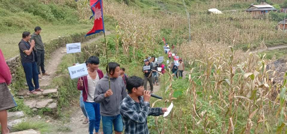 धवलागिरी गाउँपालिकाको मुदीमा स्थानीयले गरे एमसीसी बिरुद्ध विरोध प्रर्दशन्