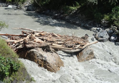 नदी किनार र भीरजरोका बस्तीमा सँधै त्रास : दर्जनबढी वस्ती उच्च जोखिममा