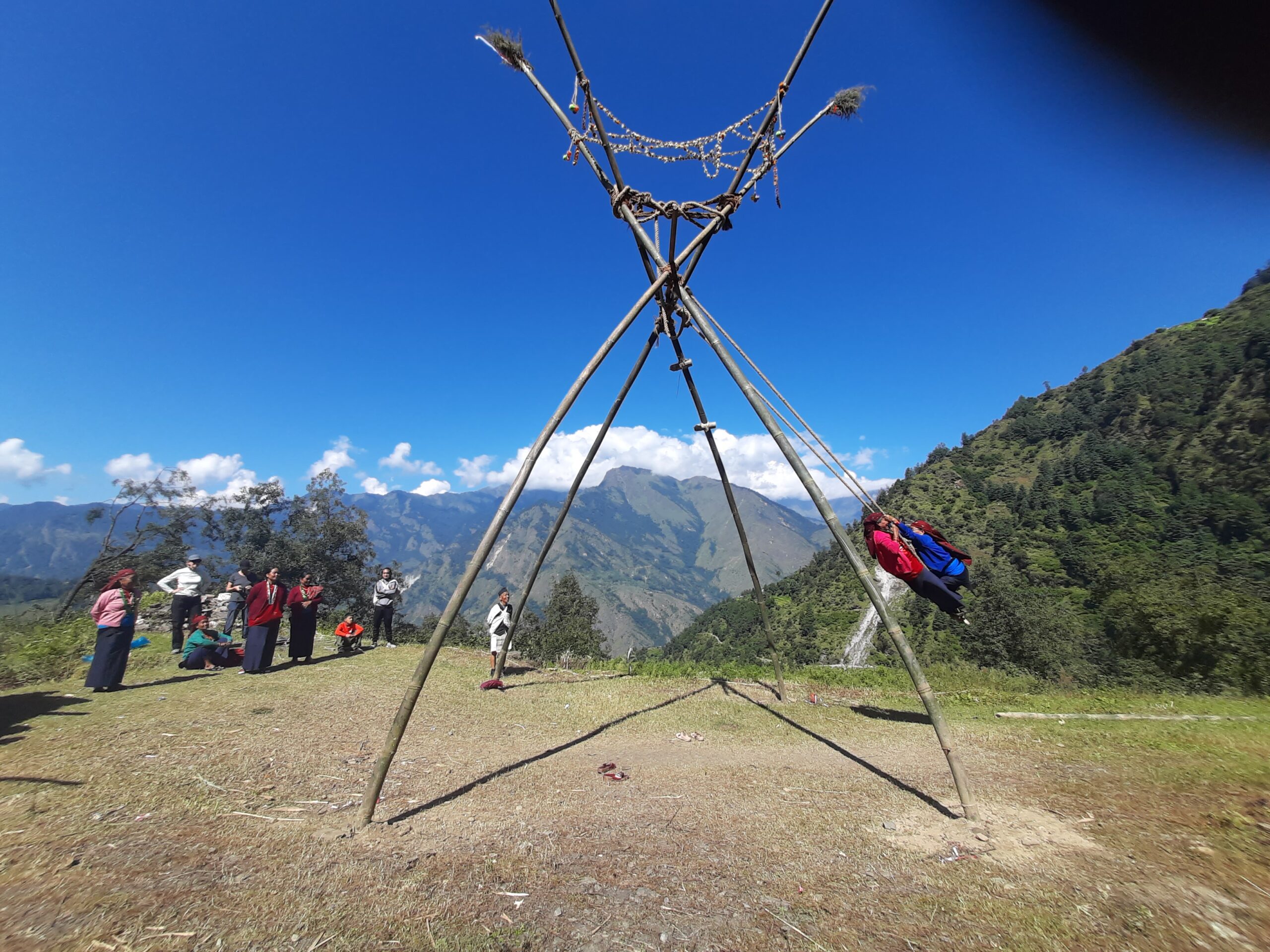 धर्ति छाेड्ने खेल ः चचहुई चचहुई