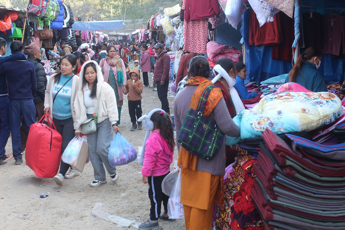 म्याग्दी महोत्सवमा १० करोडको ब्यापार, महाेत्सव सकिएकाे भाेलीपल्ट पनी सामानकिन्नेकाे उस्तै भीड