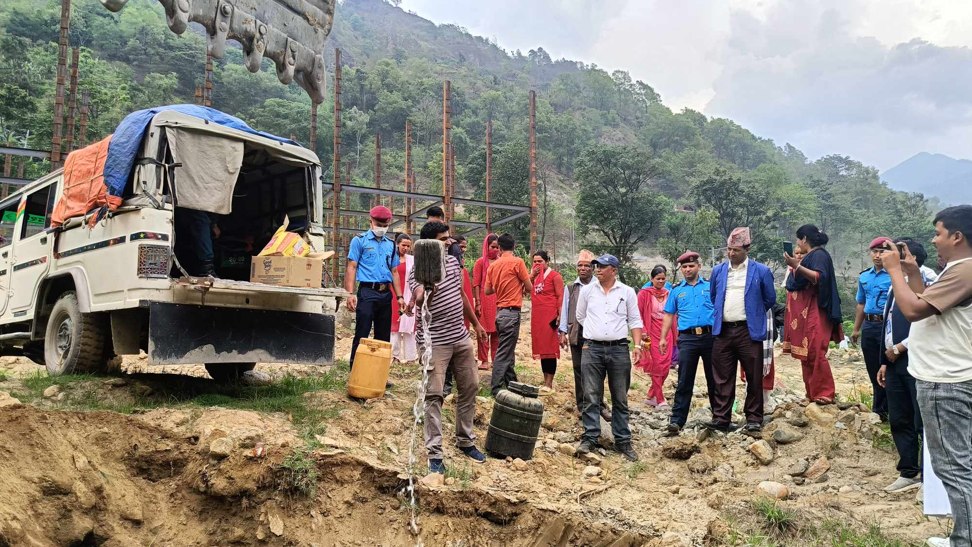 जलजलामा बरामद भएका मदिरा नष्ट