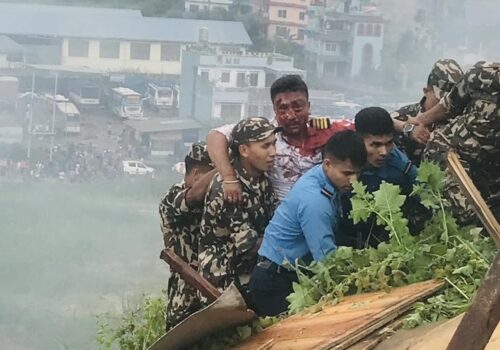 सौर्य एयरलाइन्सको विमान दुर्घटनामा १८ जनाको मृत्यु, क्याप्टेन मनिषरत्न शाक्यकाे उपचार हुँदै